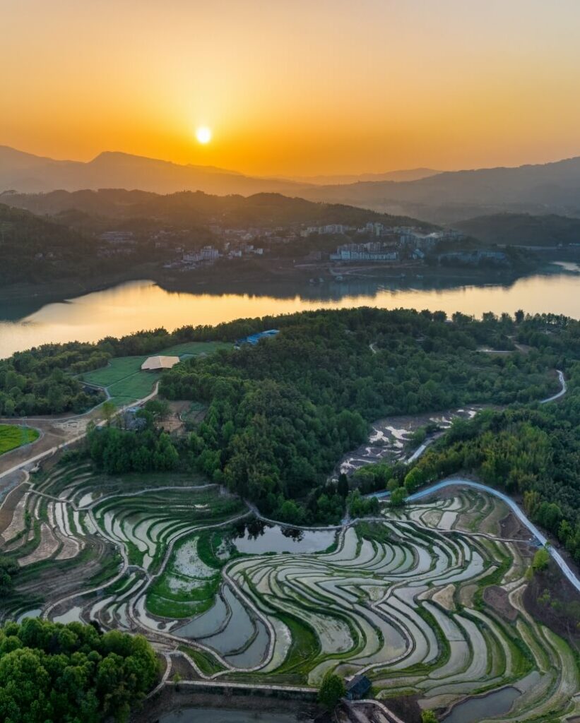 Chongqing - Yichang - Chongqing via Shennongjia