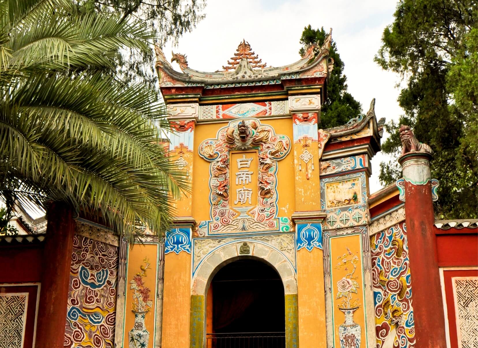 White Emperor City - Chongqing-Yichang 7-Night Round-Trip Cruise via Badong | Yangzi Explorer