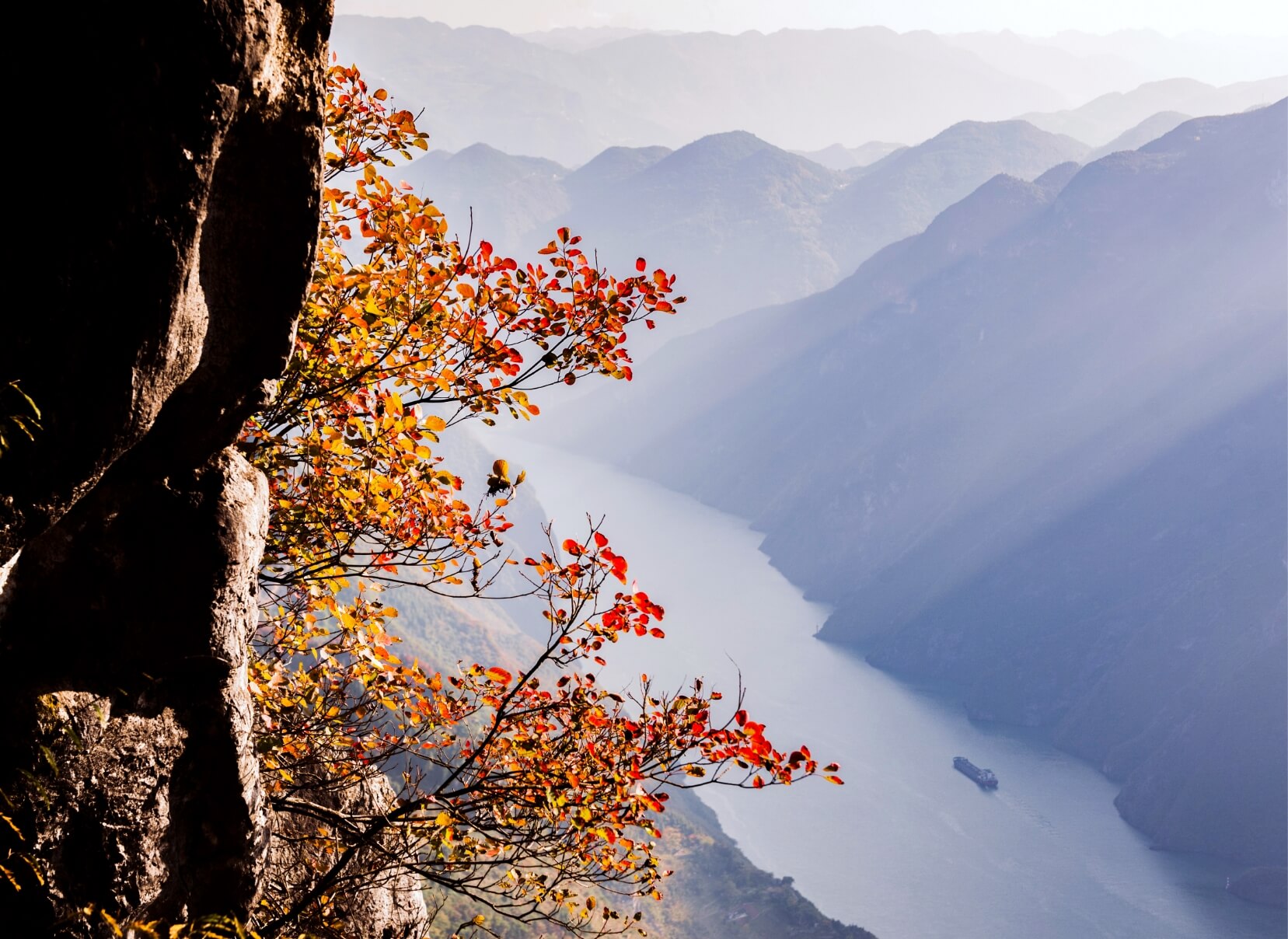 Poetic Trail in Qutang Gorge - Chongqing-Yichang 7-Night Round-Trip Cruise via Badong | Yangzi Explorer