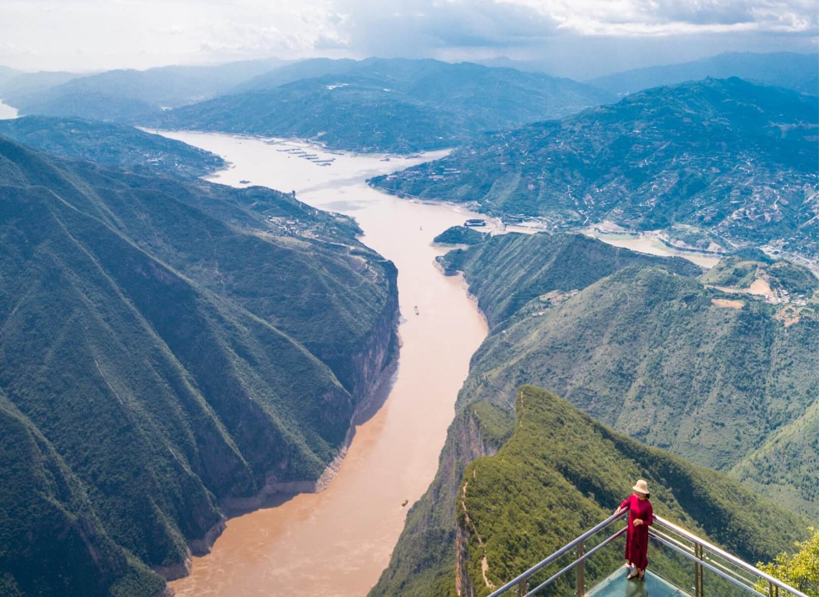 Three Gorges Summit - Chongqing-Yichang 7-Night Round-Trip Cruise via Badong | Yangzi Explorer