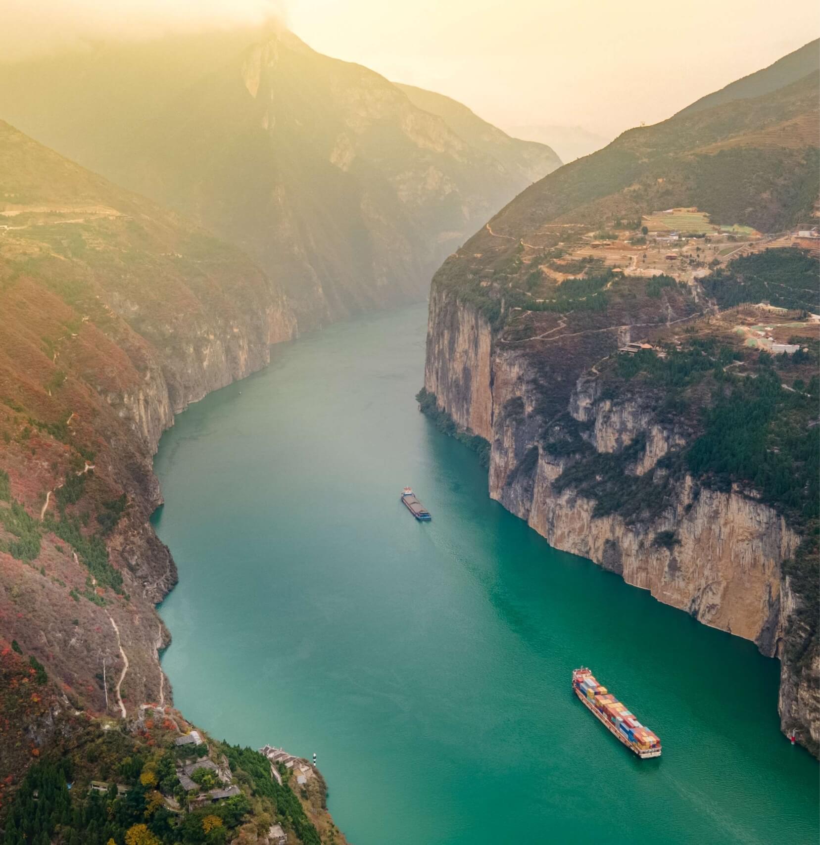 Wu Gorge - Chongqing-Yichang 7-Night Round-Trip Cruise via Badong | Yangzi Explorer