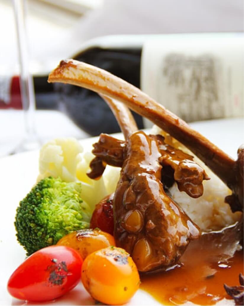 WORLD-CLASS DINING from Yangzi Explorer