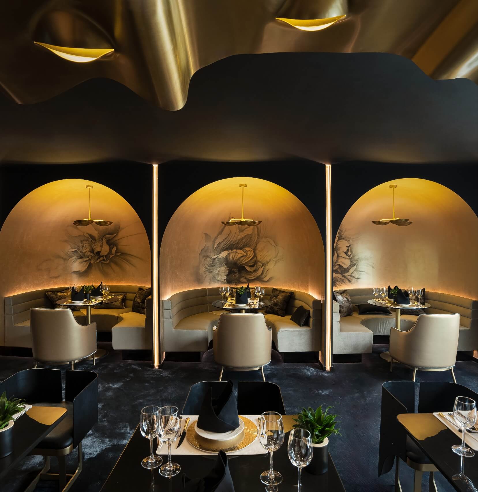Petrus - Savor exquisite cuisine aboard the Yangzi Explorer