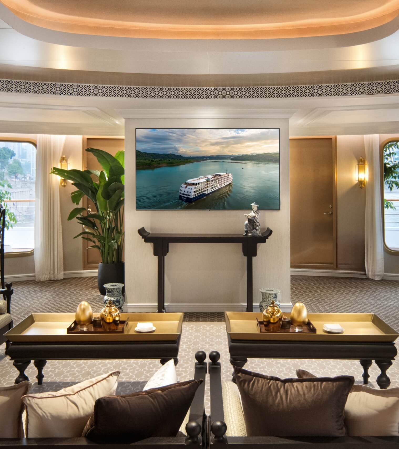 Explorer Bar - Savor exquisite cuisine aboard the Yangzi Explorer (m)