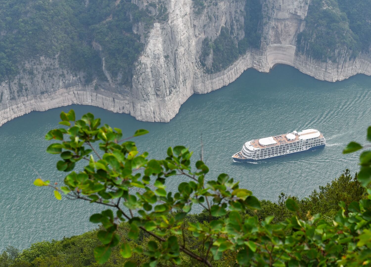 Experience unparalleled luxury on the Yangtze River aboard the Yangzi Explorer. (6 - m)