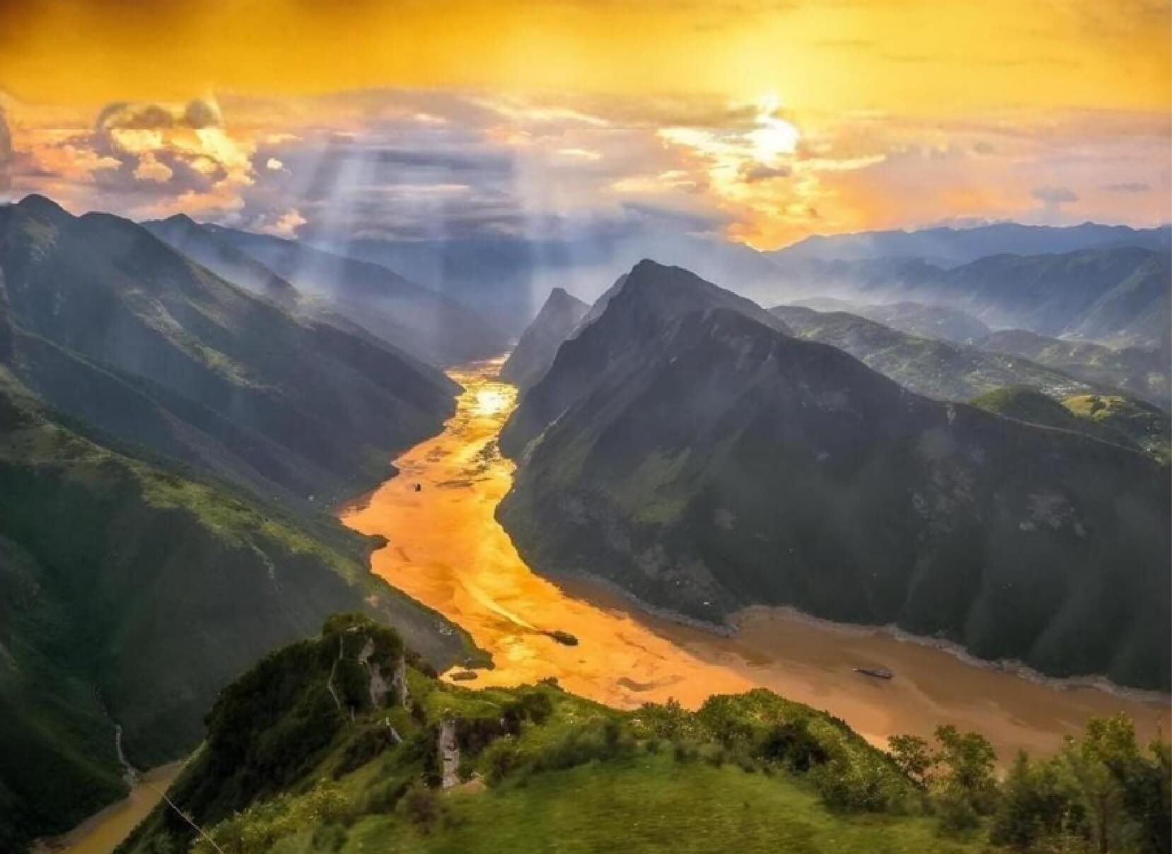 Wu Gorge Lookout - Chongqing-Yichang 7-Night Round-Trip Cruise via Badong | Yangzi Explorer