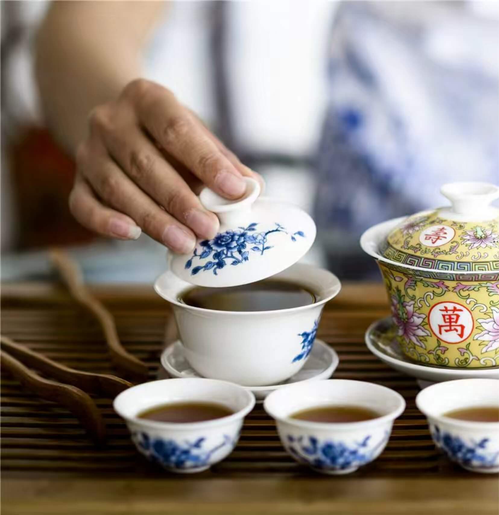 Tea ceremonies - Experience unparalleled luxury on the Yangtze River aboard the Yangzi Explorer