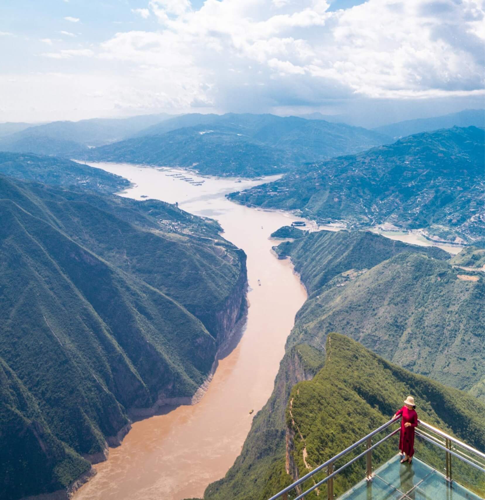 Sailing through the legendary Three Gorges is the highlight of any Yangtze River journey