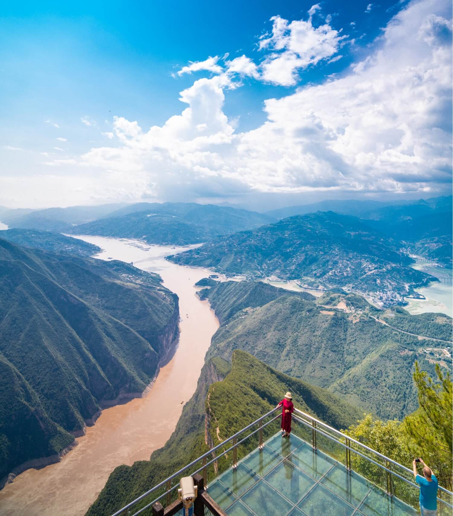 Sailing through the legendary Three Gorges is the highlight of any Yangtze River journey (m)
