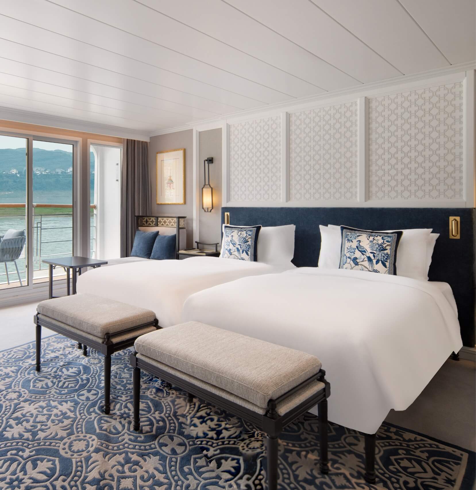 Ambassador Suite on Qutang Deck with large balcony overlooking the Yangtze River 02