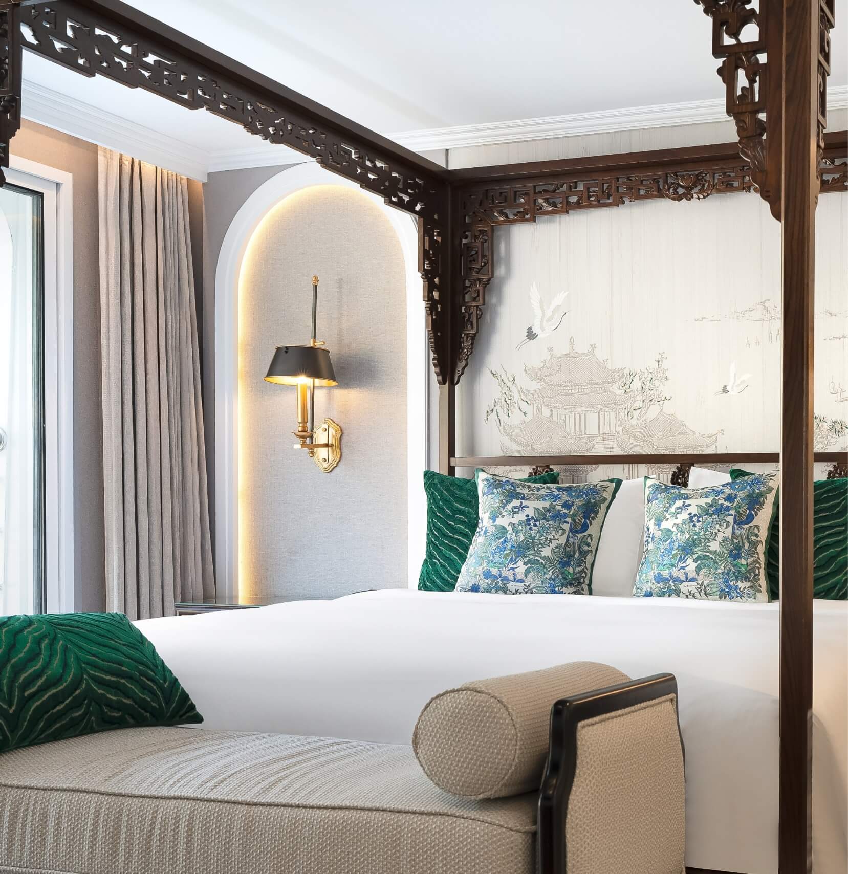 Spacious Celebrity Suite aboard Yangzi Explorer with private terrace and sitting area