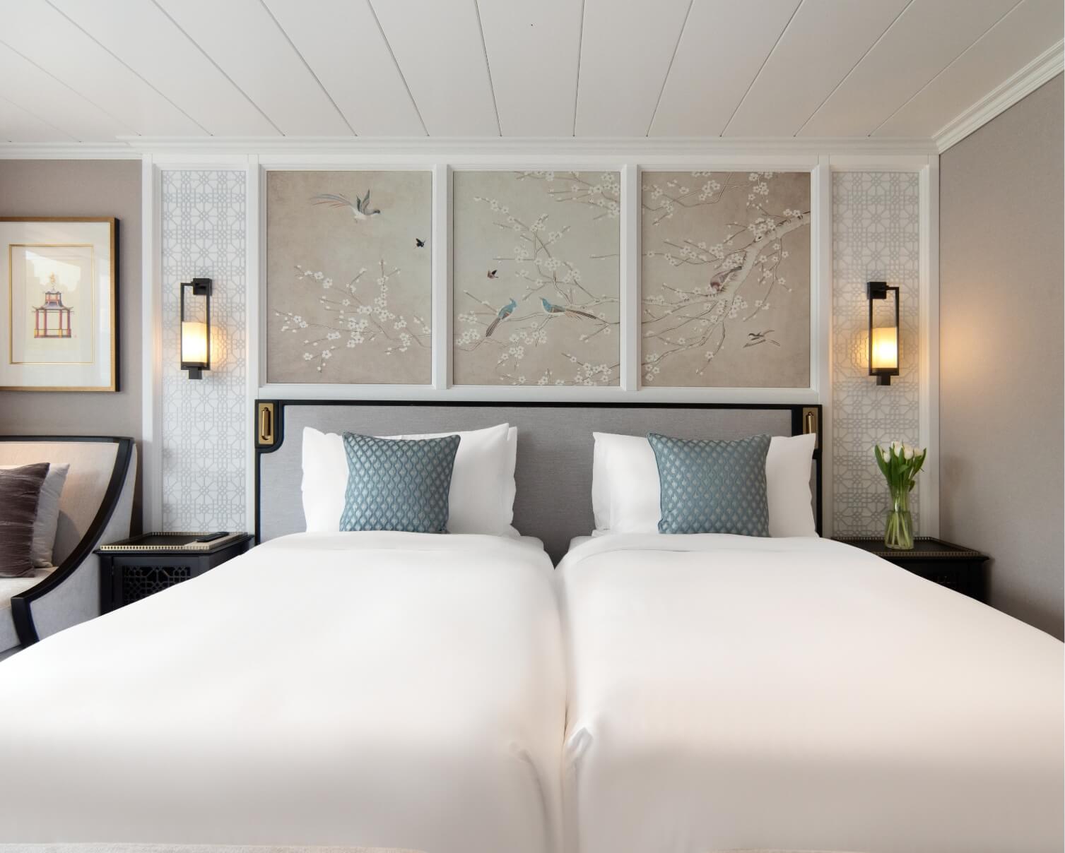 Deluxe Suite, The largest entry level suite on the Yangtze River (m)