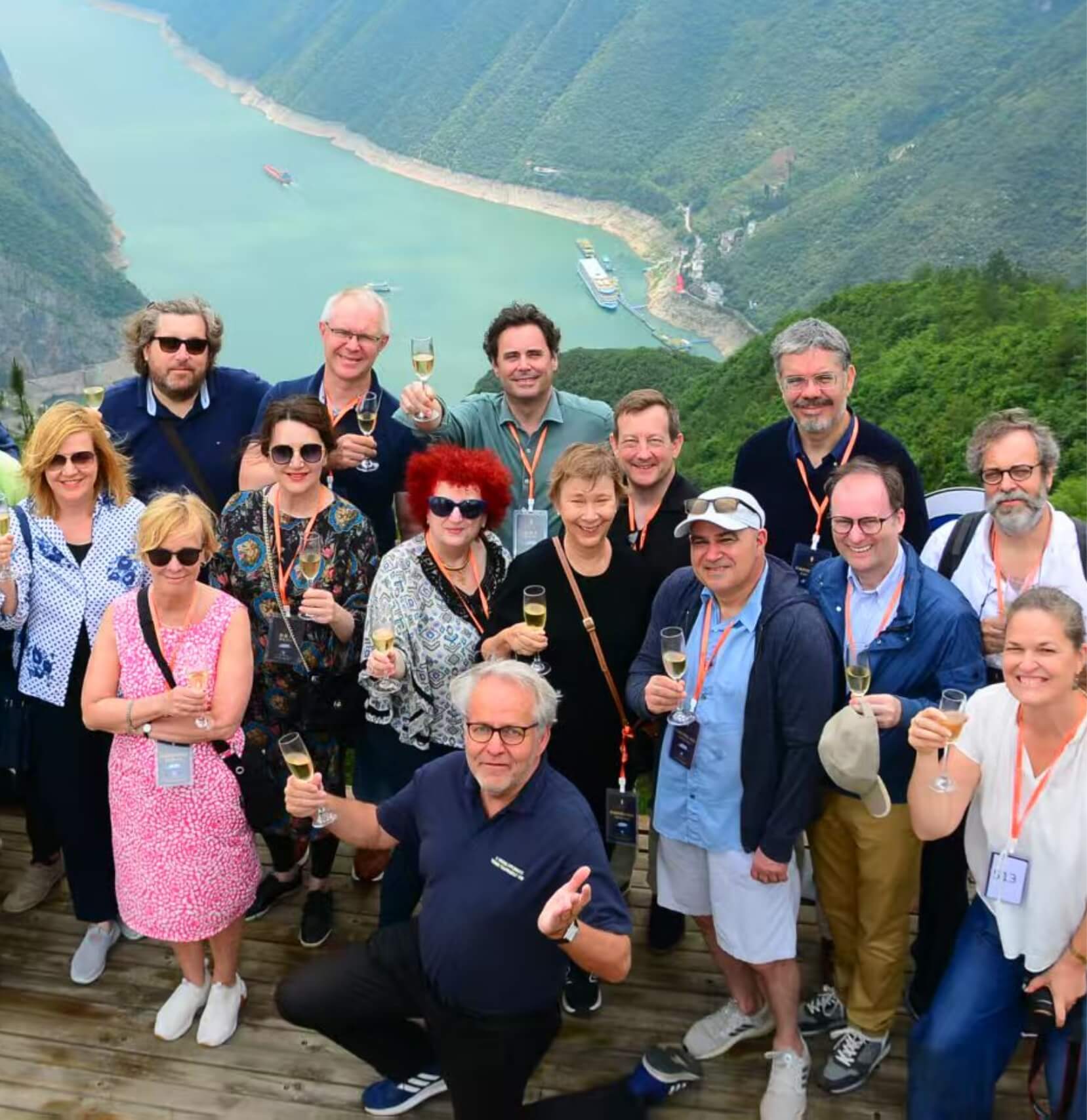 Experience unparalleled luxury on the Yangtze River aboard the Yangzi Explorer. 03