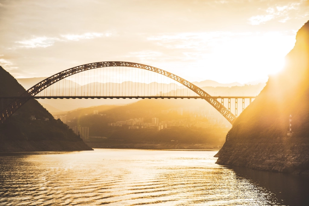 Sunset scenery along the Yangtze River cruise route